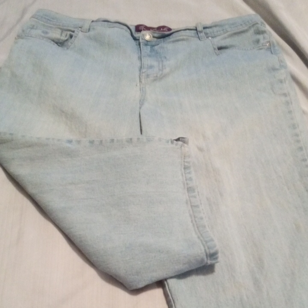 Classic Blue Straight Leg Denim Capris Pants